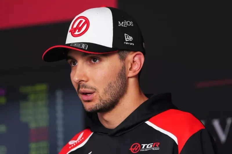 Al borde del abismo: Ocon firma su peor arranque histórico y su continuidad en Haas pende de un hilo