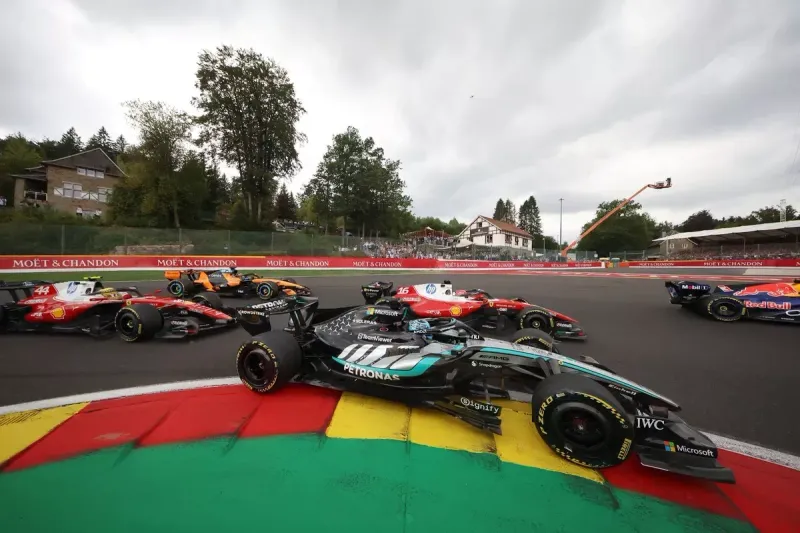 Alerta de fiabilidad: El colapso eléctrico que afectó a toda la flota Mercedes en Spa