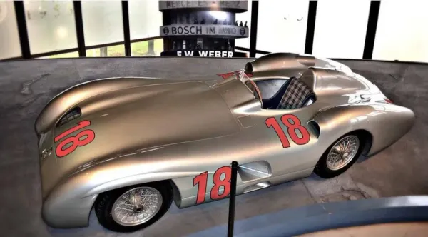 El Legado del Maestro: Por qué la unión de Fangio y Mercedes cambió la historia para siempre