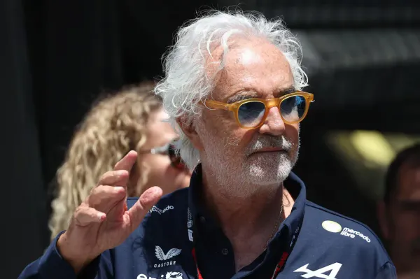 "Esto no es deporte, es burocracia": Flavio Briatore estalla contra la FIA