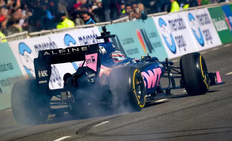 Franco Colapinto volverá a manejar el V8 de F1 en el Festival de la Velocidad de Goodwood