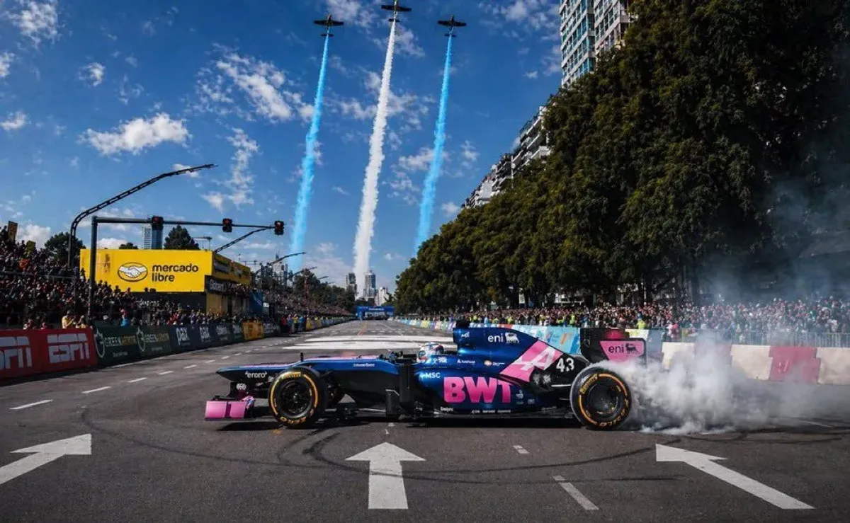 ¡Historico! Delirio en Palermo: Colapinto quemó caucho en Buenos Aires y reavivó el sueño de la F1