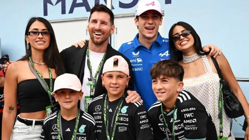 Lionel Messi revolucionó el paddock de Miami: visita a Mercedes, guiño de sus hijos y un tropiezo viral