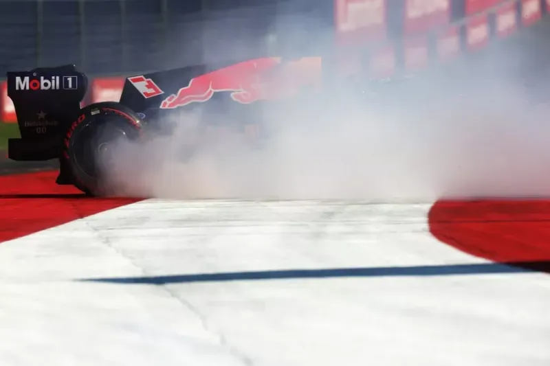 Red Bull asumió la culpa por el fuerte choque de Max Verstappen en la clasificación de Austria