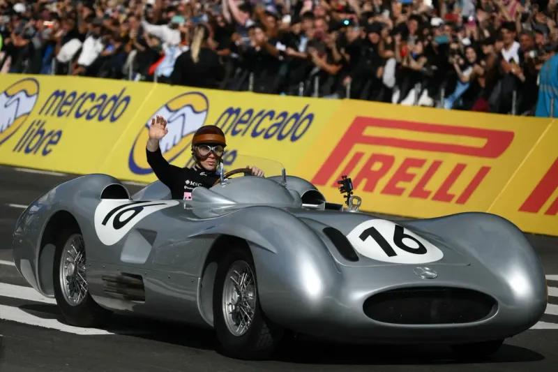 Una cápsula del tiempo a 300 km/h: El choque cultural entre Franco y la Flecha de Plata<